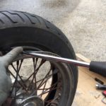 【バルカンクラシック400】タイヤ取り外しの手順と使用した工具を紹介!